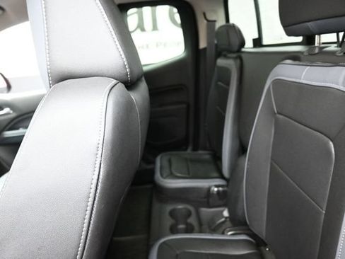 Used 2017 Chevrolet Colorado Z71 RWD image 18