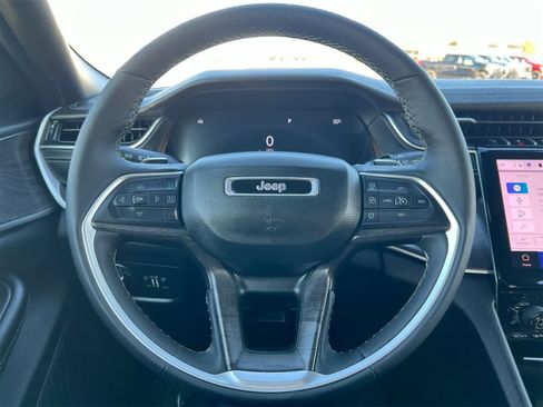 Used 2024 Jeep Grand Cherokee Limited image 22