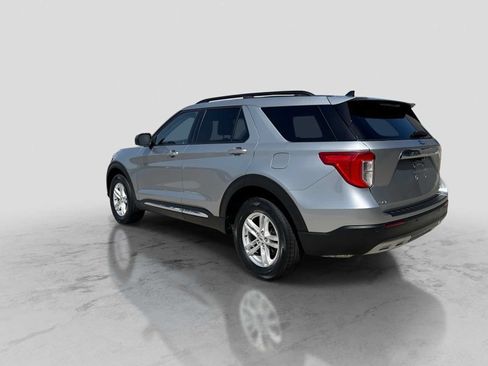 Certified 2023 Ford Explorer XLT w/ Equipment Group 202A AWD/4WD image 3