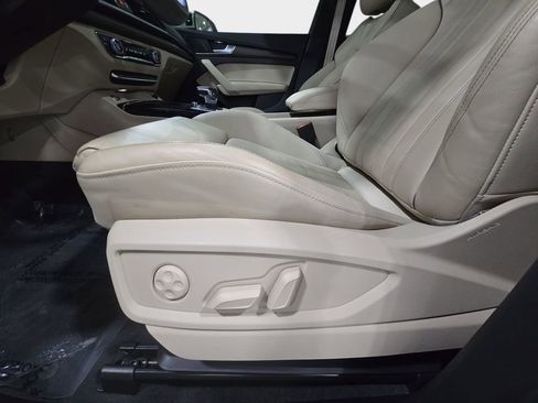 Used 2023 Audi Q5 2.0T Premium w/ Convenience Package image 27