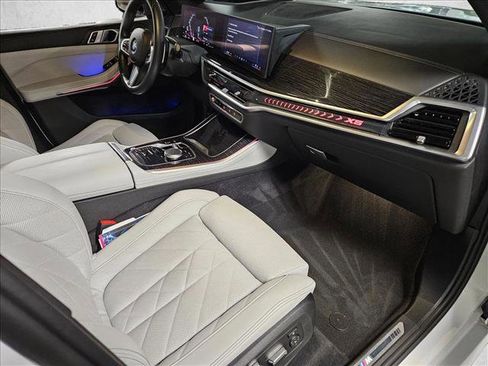 Used 2024 BMW X5 xDrive40i w/ M Sport Package image 21