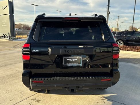 Used 2025 Toyota 4Runner SR5 image 5