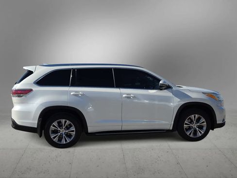 Used 2014 Toyota Highlander XLE image 9