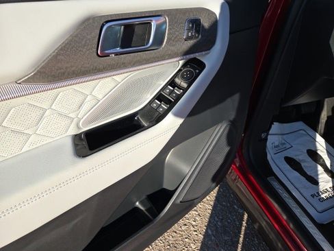 New 2026 Ford Explorer Platinum w/ LUX Leather Package image 17