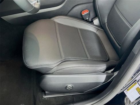 Certified 2025 Mercedes-Benz GLC 300 4MATIC image 16