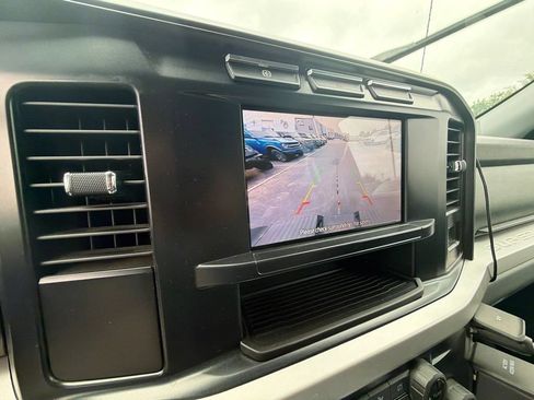 Used 2024 Ford F250 XLT AWD/4WD image 9