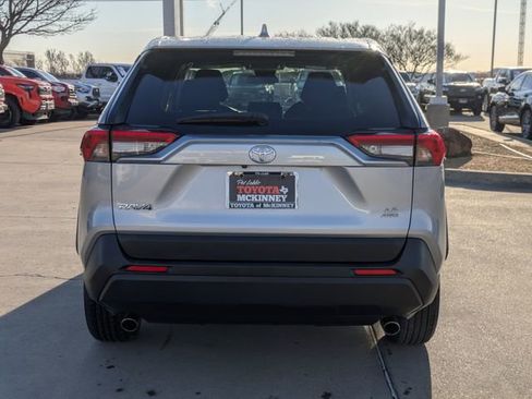Used 2024 Toyota RAV4 LE image 7