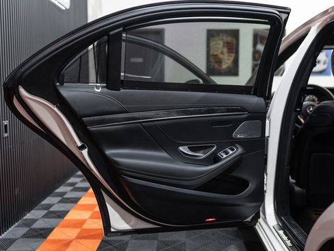 Used 2019 Mercedes-Benz S 560 Sedan image 33