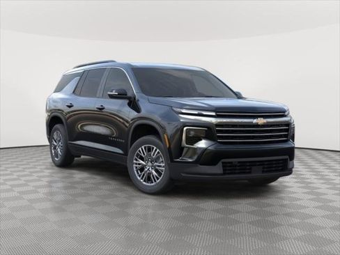 New 2026 Chevrolet Traverse LT image 1