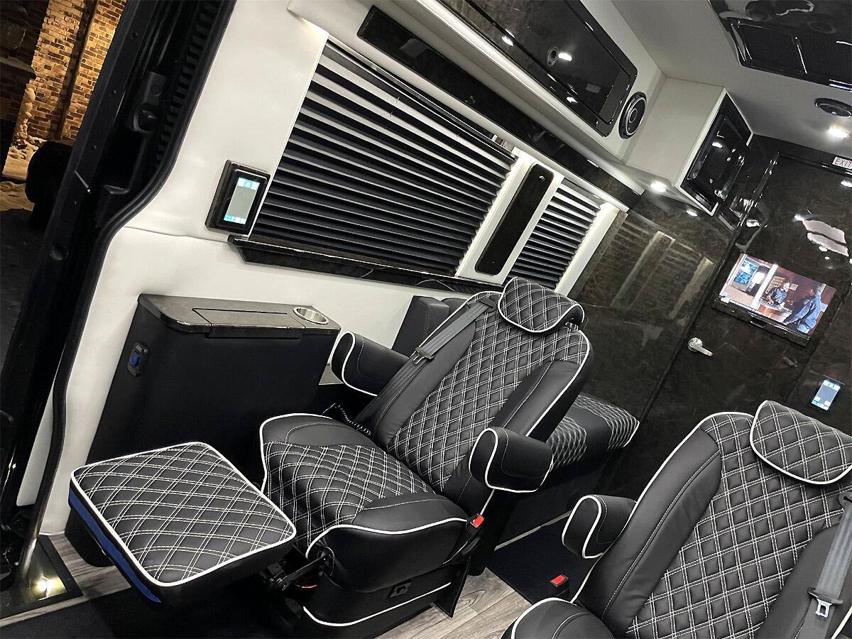 Used 2022 Mercedes-Benz Sprinter 3500 image 21