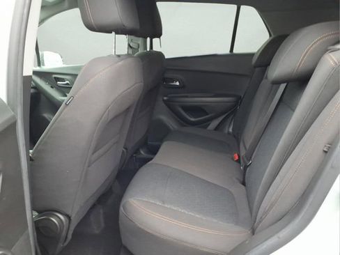 Certified 2022 Chevrolet Trax LS w/ Tint and Cruise Package image 10