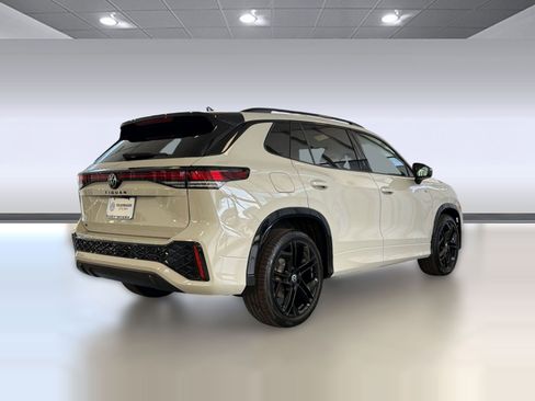 New 2026 Volkswagen Tiguan SE R-Line FWD image 9