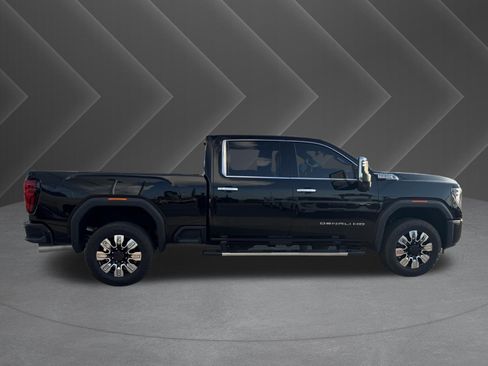 Used 2025 GMC Sierra 2500 Denali AWD/4WD image 5