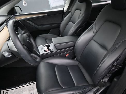 Used 2024 Tesla Model Y Long Range AWD/4WD image 24