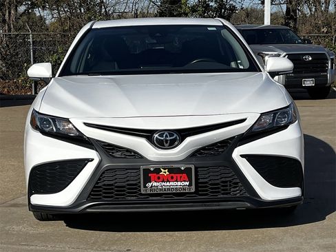 Used 2023 Toyota Camry SE image 7