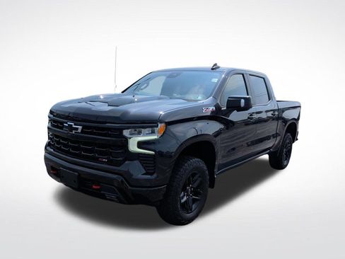 Used 2023 Chevrolet Silverado 1500 LT Trail Boss w/ LT Trail Boss Premium Package AWD/4WD image 3