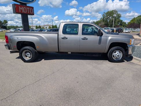 Used 2014 Chevrolet Silverado 3500 W/T AWD/4WD image 11