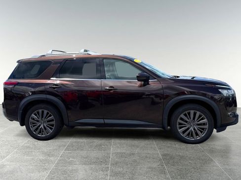 Used 2022 Nissan Pathfinder SL w/ SL Premium Package AWD/4WD image 7