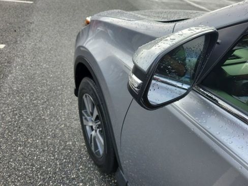 Used 2018 Toyota RAV4 XLE image 18