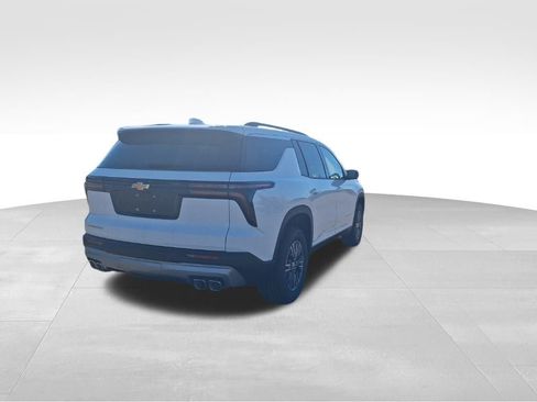 New 2026 Chevrolet Traverse LT image 4
