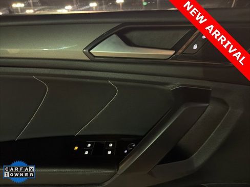 Used 2023 Volkswagen Tiguan SE image 13