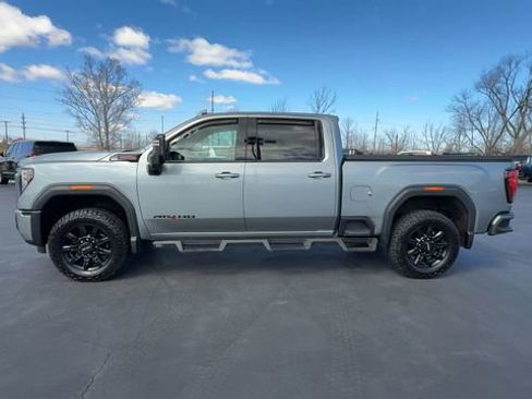 Used 2024 GMC Sierra 2500 AT4 w/ AT4 Preferred Package AWD/4WD image 5