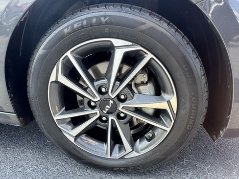 Used 2024 Kia Forte LXS w/ LXS Technology Package FWD image 13