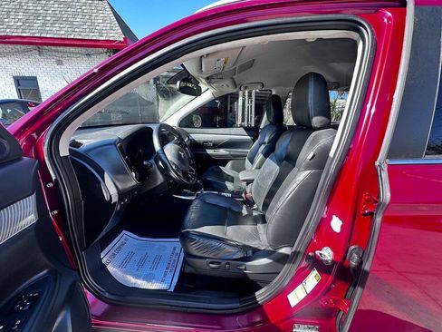 Used 2020 Mitsubishi Outlander SE FWD image 8