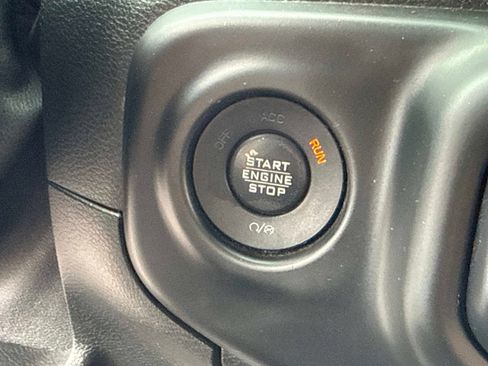 Used 2018 Jeep Wrangler Unlimited Sport S AWD/4WD image 27
