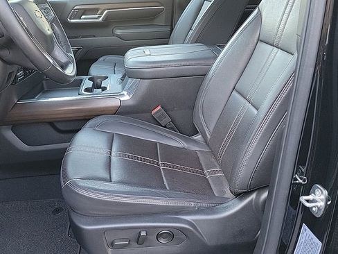 Used 2024 Chevrolet Silverado 2500 High Country w/ High Country Premium Package image 16