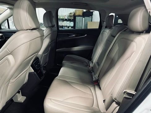 Used 2022 Lincoln Nautilus Reserve image 21