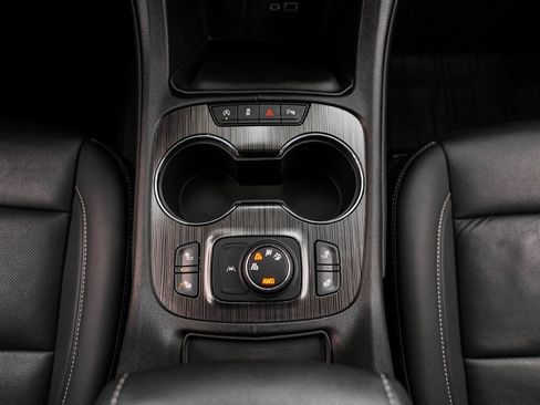 Used 2023 GMC Acadia SLT w/ Elevation Edition image 27