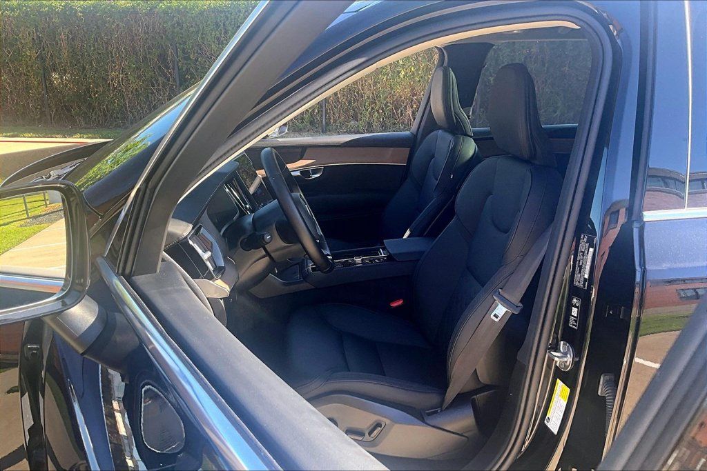 Certified 2026 Volvo XC90 B6 Plus AWD/4WD image 33
