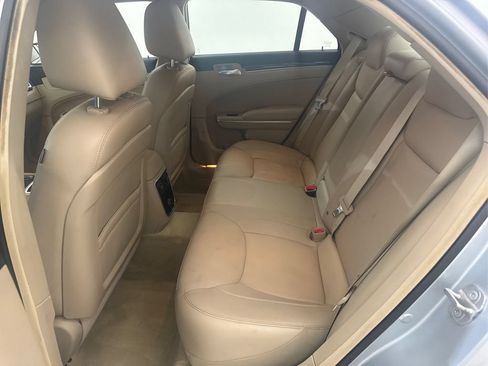 Used 2013 Chrysler 300 RWD image 16