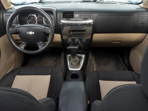 Used 2006 HUMMER H3 Luxury w/ Chrome Appearance Package image 12