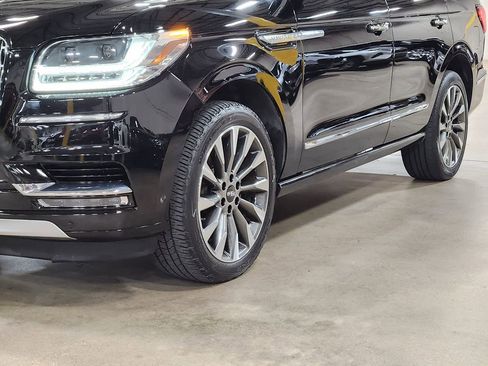 Used 2018 Lincoln Navigator Select w/ Technology Package image 18