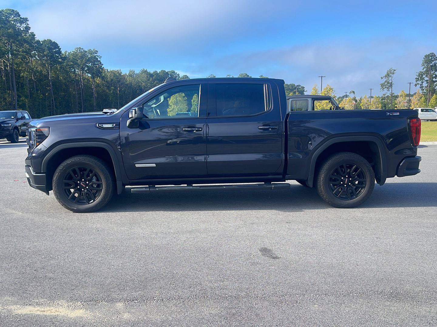 Used 2025 GMC Sierra 1500 Elevation w/ Elevation Premium Package AWD/4WD image 4