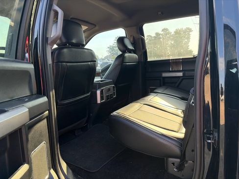 Used 2018 Ford F150 Lariat w/ Trailer Tow Package RWD image 3