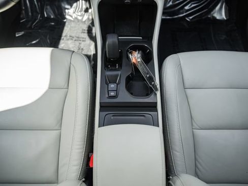 Used 2022 Volvo XC40 T5 Momentum AWD/4WD image 27
