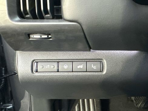 New 2026 Nissan Pathfinder Platinum image 22