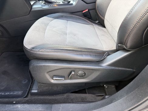 Used 2017 Ford Explorer XLT w/ Equipment Group 202A image 27