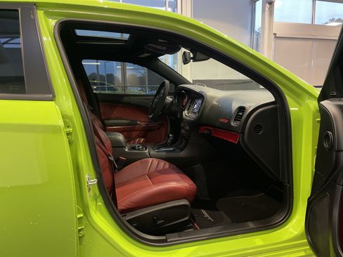 Used 2023 Dodge Charger SRT Hellcat w/ Harman/Kardon Audio Group image 39