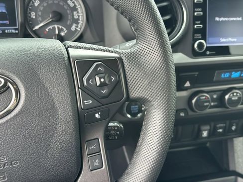 Used 2022 Toyota Tacoma TRD Sport image 18