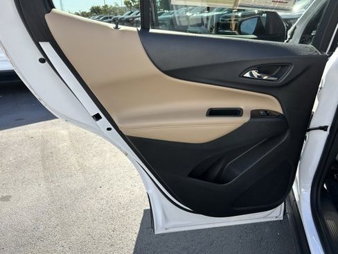 Used 2024 Chevrolet Equinox Premier image 13