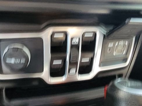 Used 2021 Jeep Gladiator Sport AWD/4WD image 36
