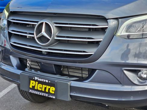 Used 2024 Mercedes-Benz Sprinter 2500 image 9