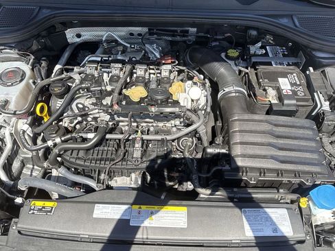 Used 2022 Volkswagen GTI SE FWD image 18