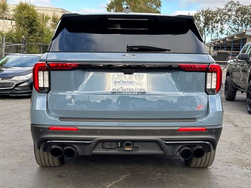 Used 2025 Ford Explorer ST image 13