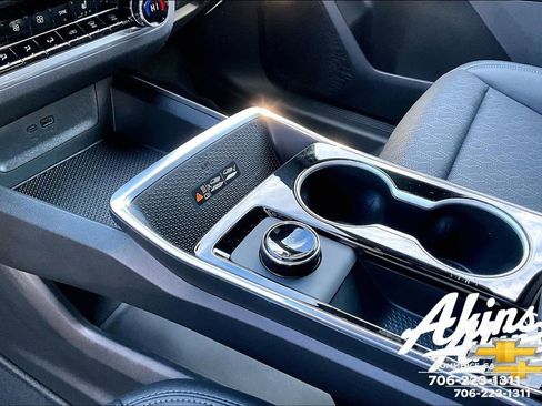 New 2026 Chevrolet Equinox LT w/ Convenience Package II FWD image 12