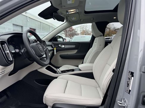 New 2026 Volvo XC90 T8 Plus w/ Protection Package image 13